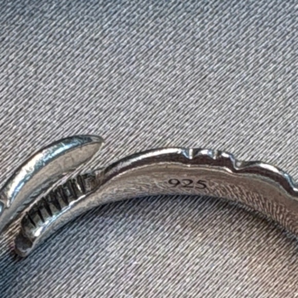 Fiyah Silver Adjustable Feather Ring - Picture 5 of 5